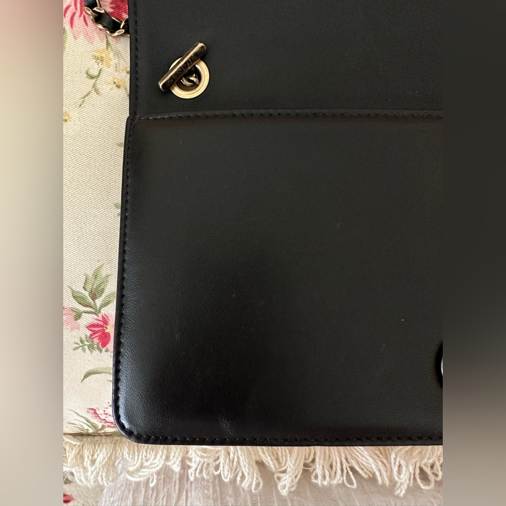 Authentic Chanel Purse. - Picture 9 of 12